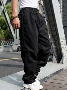 Manfinity Men Solid Slant Pocket Trousers - Black - View 1
