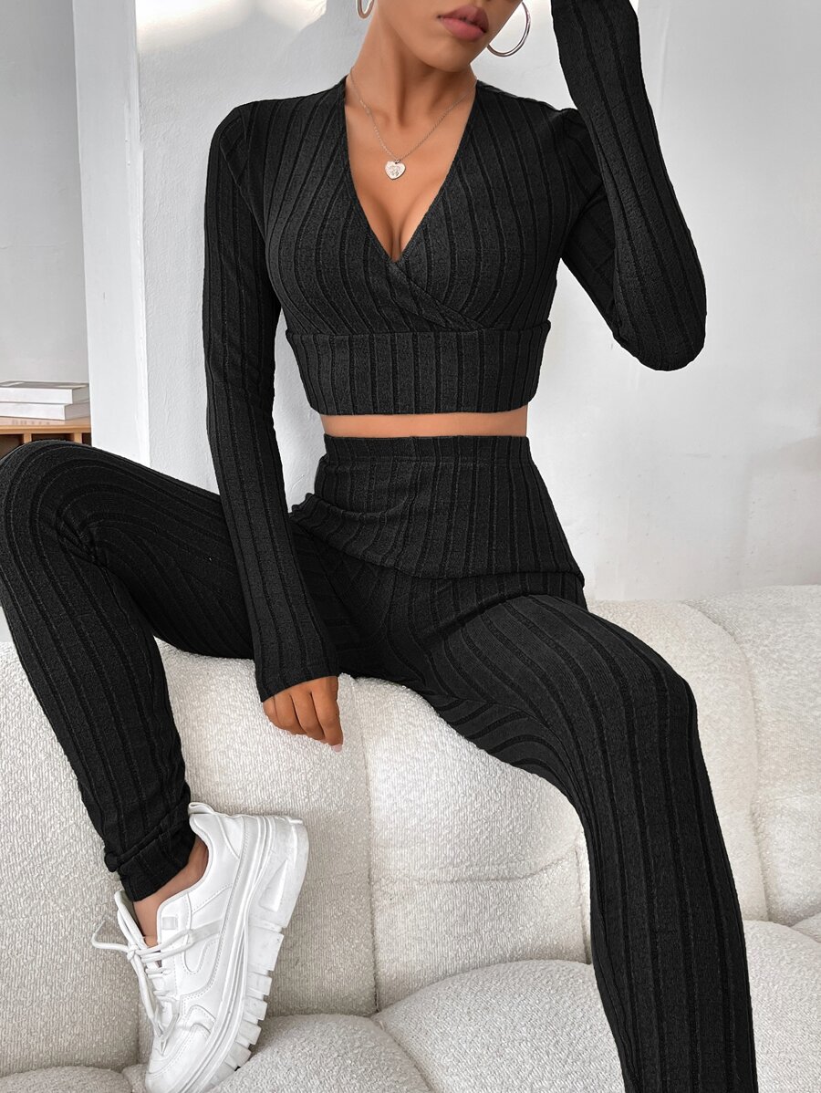 SHEIN EZwear 交疊領短款上衣和緊身打底褲 - 黑色 - 查看 1