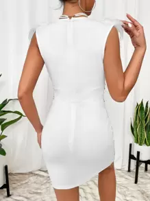 SHEIN BAE 毛茸邊亮片後拉鏈緊身連衣裙 - 白色 - 查看 2