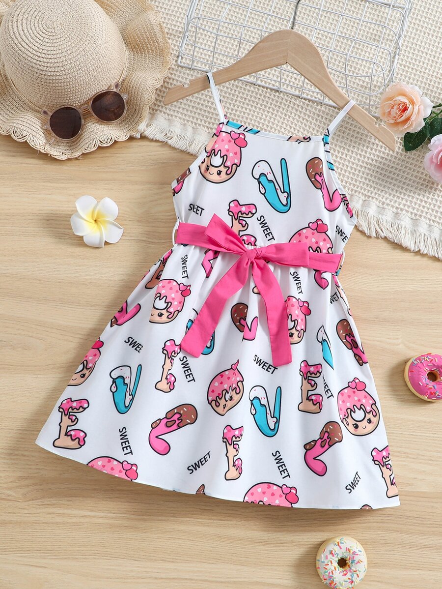 SHEIN 小女童愛心和字母圖案腰帶吊帶洋裝