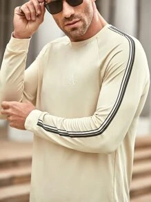 Manfinity Hombres Camiseta con estampado de letra de manga raglán - Caqui - Ver 1