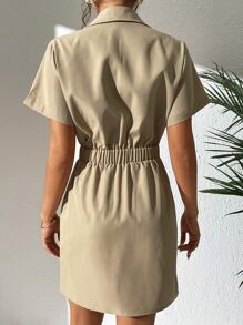 SHEIN Essnce 翻蓋口袋前紐扣襯衫連衣裙 - 卡其色 - 查看 2