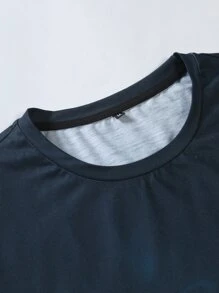 Manfinity LEGND Men Ombre Print High Low Hem Tee - Blue and White - View 4