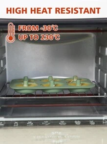 SHEIN Basic living 1pc Silicone Donut Mold, Green Cake Mold For Baking - Green - View 4