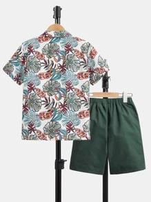 SHEIN 男孩熱帶圖案襯衫和短褲