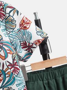 SHEIN 男孩熱帶圖案襯衫和短褲