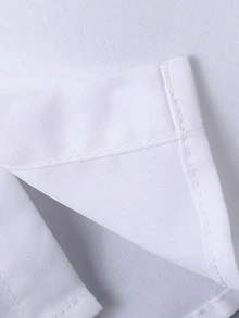 男小童前蝴蝶結襯衫和短褲