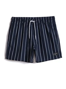 Manfinity Hombres Shorts de playa con estampado de rayas con diseño de parche de cintura con cordón - Azul Marino - Ver 1