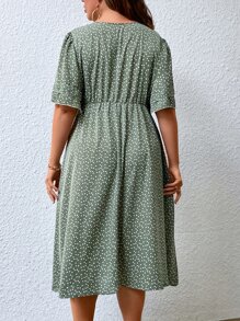 SHEIN Clasi 大碼愛心圖案蝴蝶袖高衩洋裝 - 綠色 - 查看 2