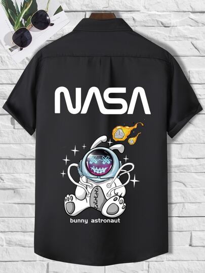 قميص جرافيك عبارة ورائد فضاء للرجال