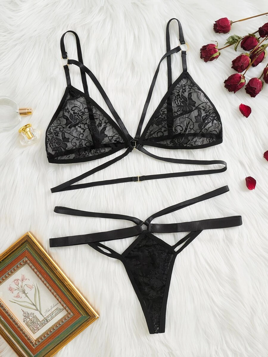 Plus Floral Lace Ring Linked Lingerie Set - Black - View 1