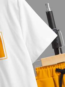 SHEIN 男孩字母圖案T恤和腰部抽繩短褲 - 芥末黃 - 查看 4