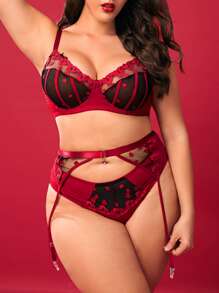 Plus Heart Embroidery Mesh Underwire Garter Lingerie Set - Burgundy - View 1