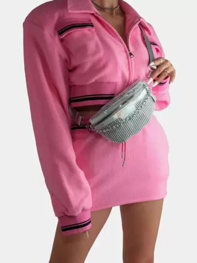 迷你鉚釘和鏈條裝飾腰包