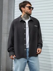 Manfinity 男士字母補丁細節前口袋襯衫 - 深灰色 - 查看 3