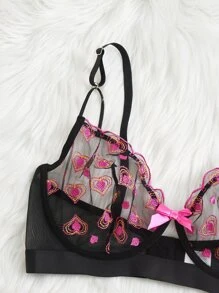 Set de lencería con bordado de corazón de malla con aro