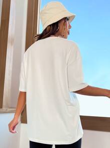 SHEIN MOOSTA Camiseta con gráfico de letra y hombros caídos, camisetas gráficas para mujer