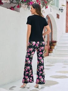 SHEIN LUNE 1pc Solid Tee & 1pc Floral Print Flare Leg Trousers - Multicolor - View 2