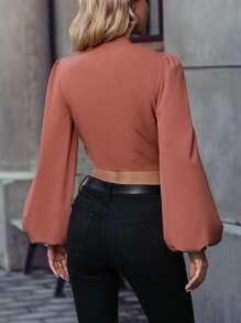 SHEIN Privé Camisa crop de cuello V profundo de manga farol fruncido - Óxido marrón - Ver 2