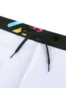 男士卡通和字母圖案方腿泳褲