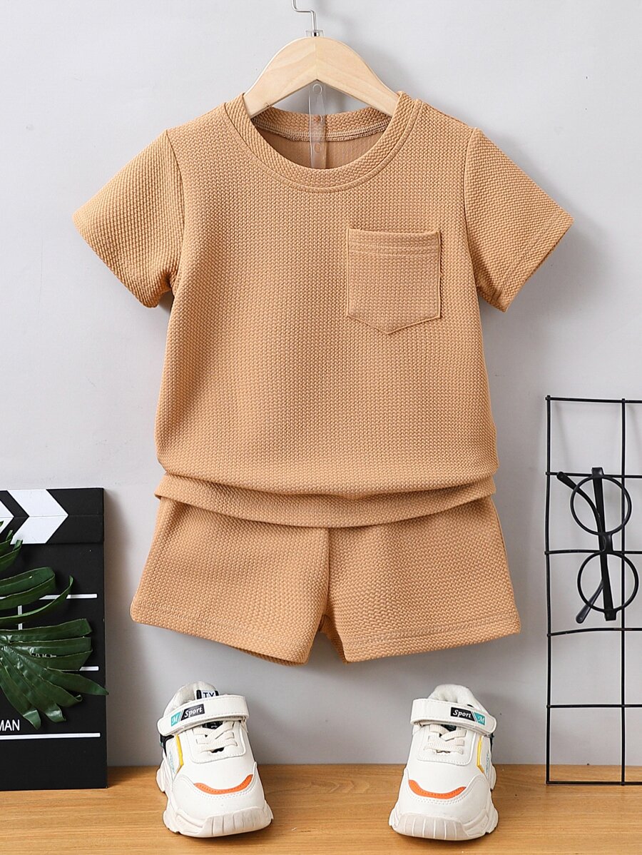 SHEIN 男小童卡其色素色休閒簡約風酷圓領常規袖2入組/套適合夏天 - 卡其色 - 查看 1