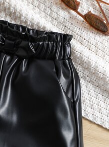 SHEIN 女小童黑色素色休閒PU皮革短褲,夏季時尚 - 黑色 - 查看 4