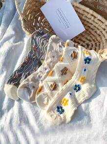 4 Pairs Randomly Shipped Flower Pattern Breathable Moisture-Absorbing Mid-Calf Socks - Multicolor - View 1