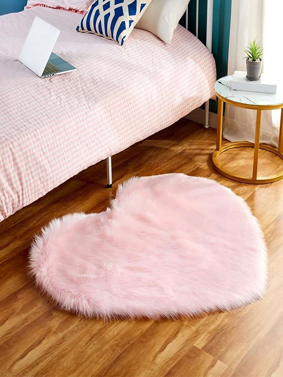1pc Plush Heart Shaped Rug,Heart Shaped Area Rug, Plush Carpet For Living Room & Bedroom - Pink - View 1