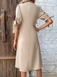 Calvaya Đầm Thắt nút Uốn nếp Nút phía trước màu trơn Giải trí - Màu Khaki - Xem 2