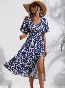 Breezaya 滿版植物印花蝴蝶袖高衩繫腰帶洋裝 - 藍白色 - 查看 1