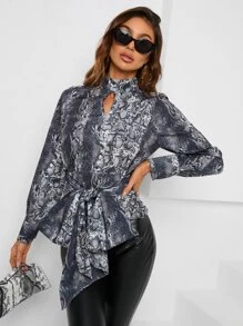 SHEIN LUNE Blusa con estampado de piel de serpiente de cuello con abertura de ojo con nudo delantero - Gris - Ver 5