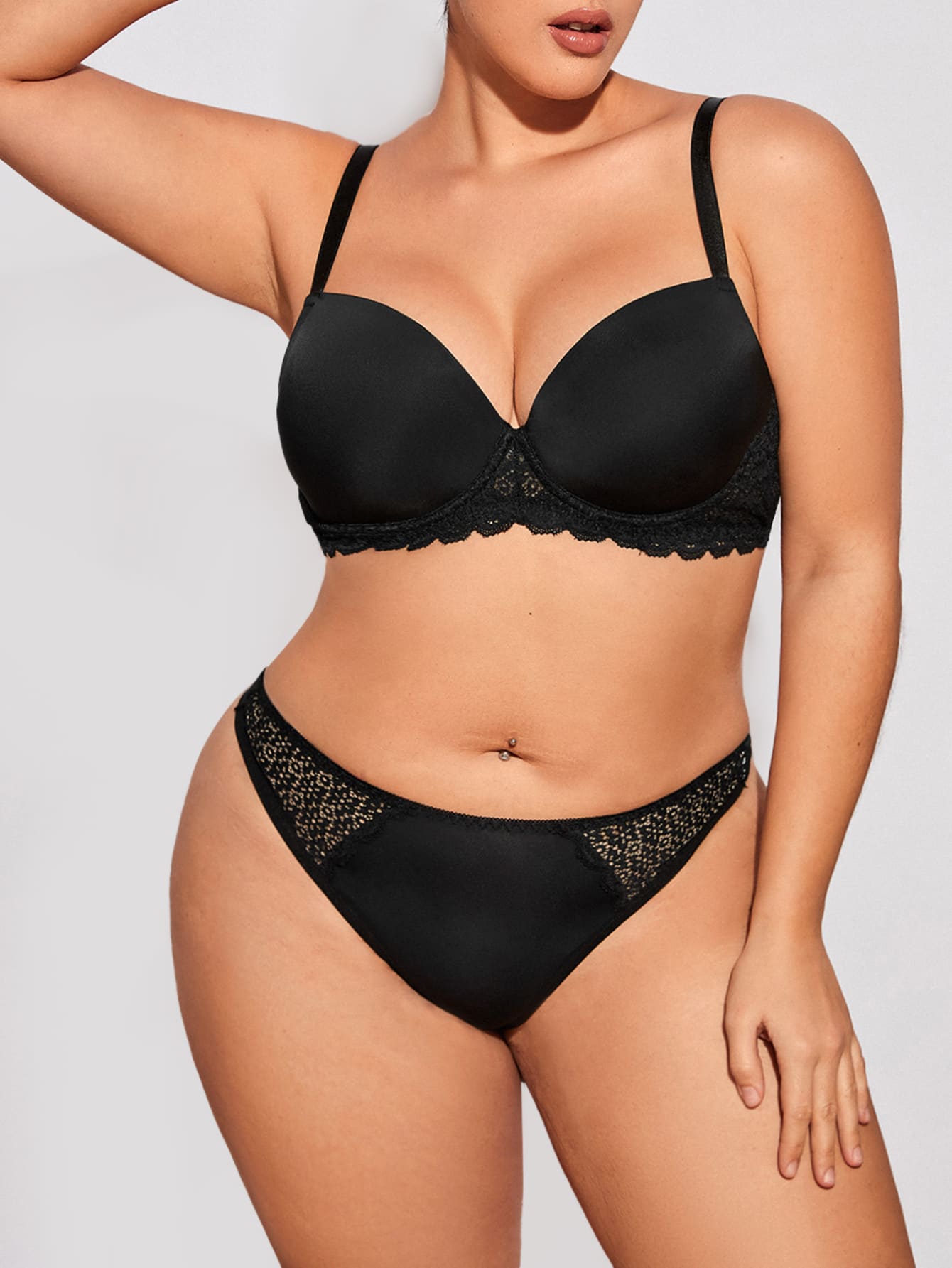 Plus Contrast Lace Underwire Lingerie Set - Black - View 1