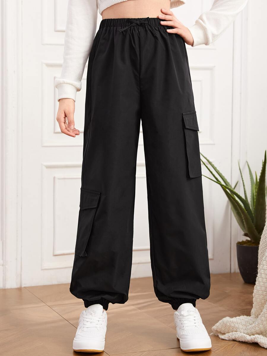 SHEIN 青少女休閒純色翻邊口袋慢跑貨物長褲 - 黑色 - 查看 1