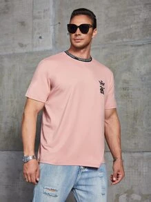 Manfinity Homme Hombres Camiseta con estampado de corona y letra - Rosa Pálido - Ver 4