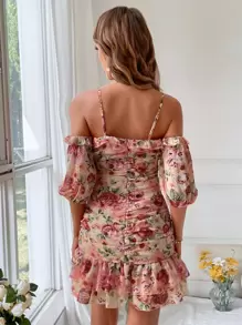 SHEIN VCAY 印花挖肩荷葉邊連衣裙 - 彩色 - 查看 3