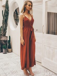 Simplee 交疊領腰帶高衩吊帶連體褲 - 咖啡棕 - 查看 4