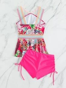 Tankini de verano con estampado tropical y volantes en el bajo