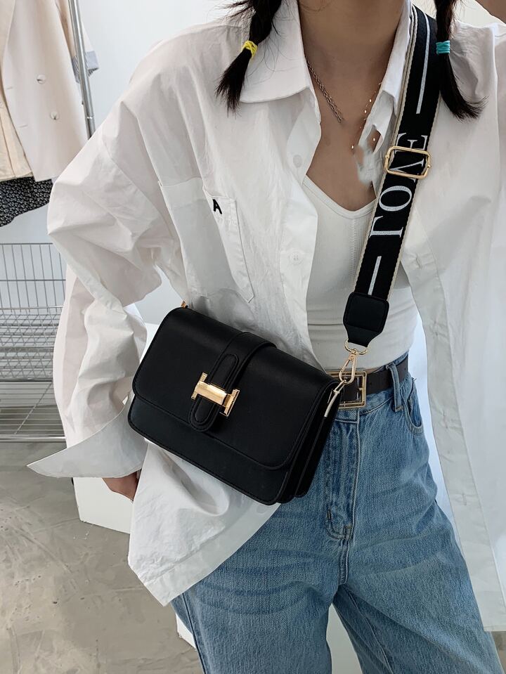 【おすすめ商品】バックルデコレーション フラップ スクエアバッグ　ブラック おすすめ商品】バックルデコレーション フラップ スクエアバッグ