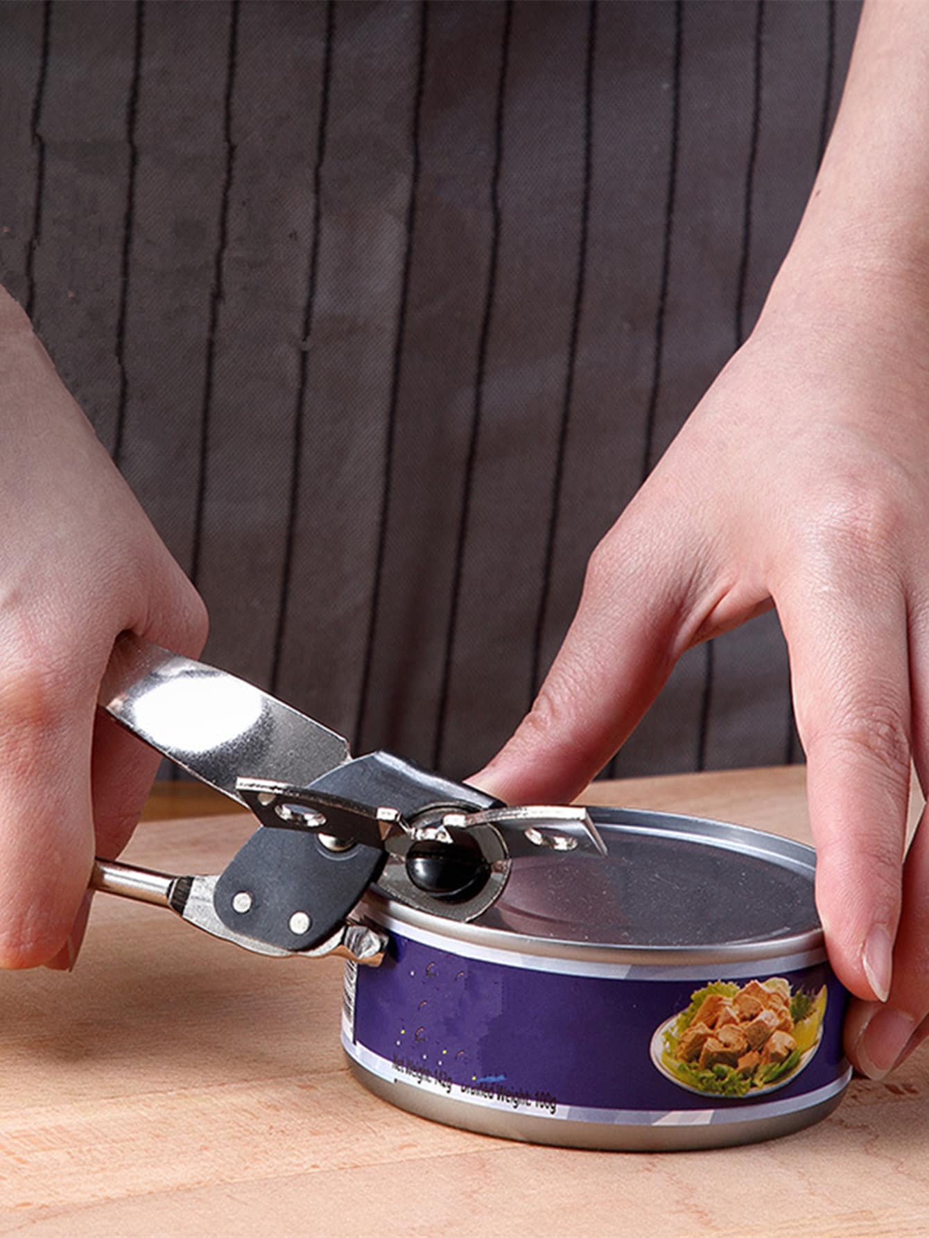 1 dụng cụ mở đồ hộp bằng thép không gỉ - Nhiều màu - Xem 1