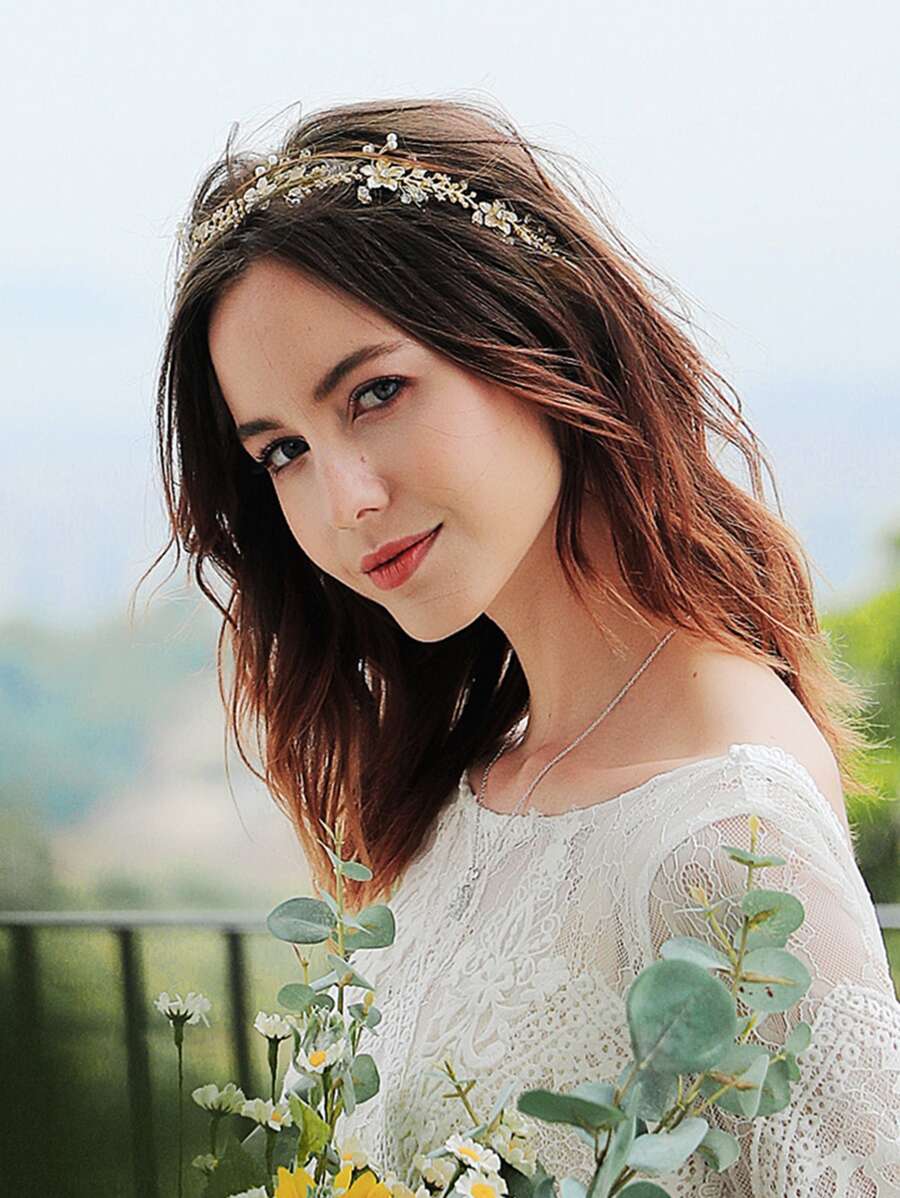 花和水鑽裝飾新娘髮帶