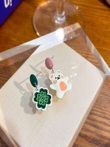 Clover & Cartoon Bear Mismatched Drop Earrings - Multicolor - View 2