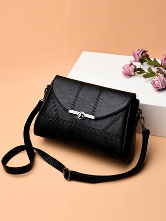 Bolsa cuadrada con diseño metal con diseño de puntada con solapa