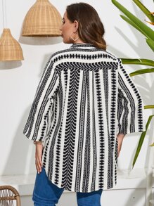 SHEIN LUNE Plus Geo Print Roll Tab Sleeve Popover Blouse - Black and White - View 2