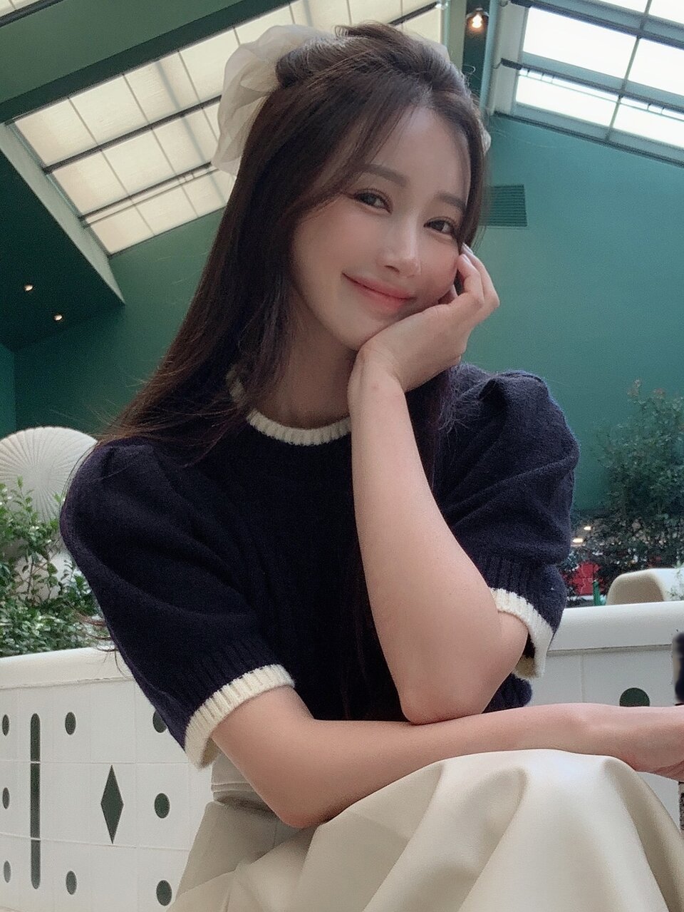 Contrast Trim Cable Knit Top