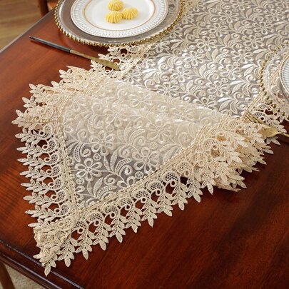 1 stuk tafelloper van 100% polyester met geborduurde kanten rand, geschikt voor keuken, eettafel, woonkamer, tv-meubel, kast, vergadertafel, bureau, salontafel, kaptafel, woondecoratie, placemats, tuinmeubilair, tuin, feestelijke bijeenkomsten, familiefeesten, feestdecoratie, bruiloftsdecoratie, alle seizoenen, verkrijgbaar in verschillende maten.
