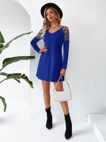 SHEIN LUNE Vestido estilo camiseta con abertura con tira cruzada con diseño de diamante de imitación de manga raglán - azul real - Ver 4