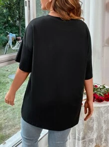 SHEIN LUNE Plus Lip Print Drop Shoulder Tee - Black - View 2