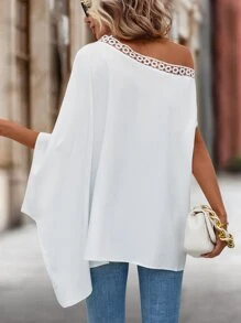 SHEIN Clasi 鏤空蕾絲花邊不對稱領蝙蝠袖襯衫 - 白色 - 查看 2