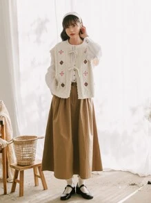 DAZY 花卉刺繡前繫帶毛衣背心不帶襯衫 - 米色 - 查看 5