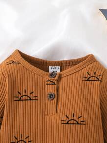 SHEIN Vintaside Kids 嬰兒男孩2件套太陽印花肋編連身衣 - 彩色 - 查看 8